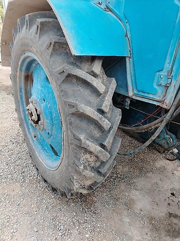 traktor bazar: MTZ tipli mavi rəngli təkərli traktor - Güclü dizel mühərriki, ön — 2