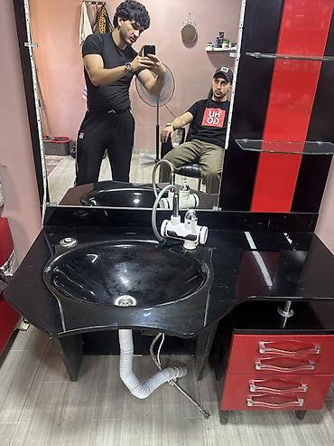 Salon, tibbi mebel dəsti: Salam bərbər mebeli problemsiz vəziyyətdədi az istifadə olunub binə — 2