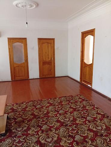 Uzunmüddətli kirayə evlər: 100 kv. m, 3 otaqlı, Qaz — 15