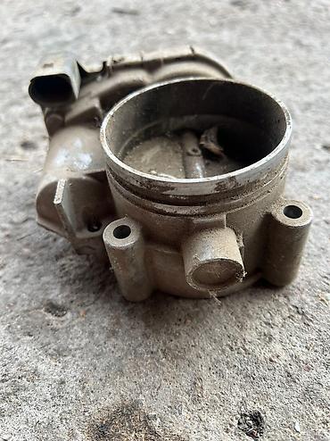 Другие детали для мотора: Запчасти от Ауди А6 С6 3.2 Клапанная крышка 3000 сом Насос масленный — 7