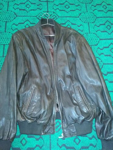 Kurtkalar: Kişi üçün kurtqa satılır. Yaxşı vəziyyətdədir. Qiyməti 45 azn. Şəhər — 9