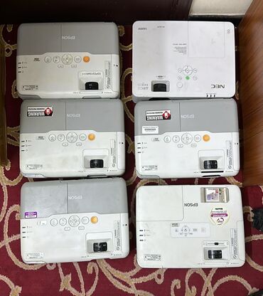 Proyektorlar: İşlənmiş Proyektor Epson, Pulsuz çatdırılma, Rayonlara çatdırılma, Ünvandan götürmə — 18