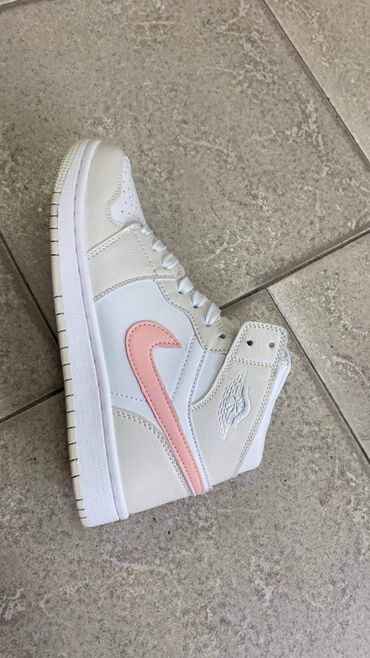 Women's Sneakers and athletic shoes: 41 — 6