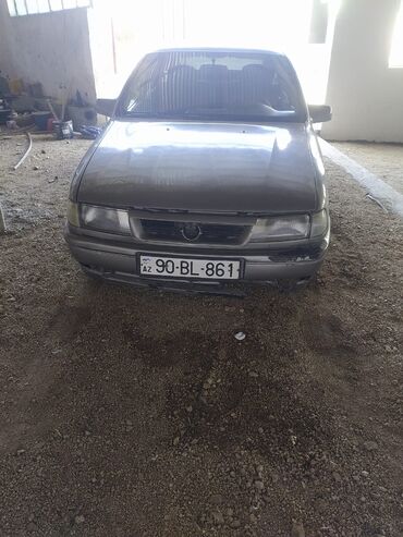 Opel: Opel Vectra: 2 l | 1992 il 56577 km Hetçbek