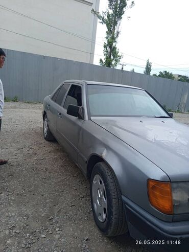 женские машины не дорогои: Mercedes-Benz W124: 1992 г., 2.2 л, Автомат, Бензин, Седан