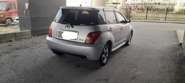 Toyota: Toyota ist: 2002 г., 1.5 л, Автомат, Бензин, Хэтчбэк