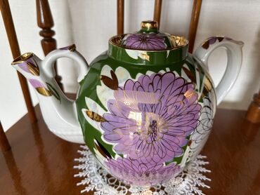 большой чайник: Трактирные чайники гиганты фарфорового завода Дулево