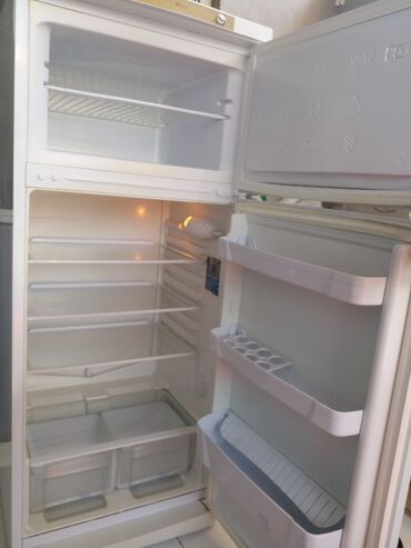 Ət çəkən maşınlar: İşlənmiş 2 qapılı Indesit Soyuducu Satılır