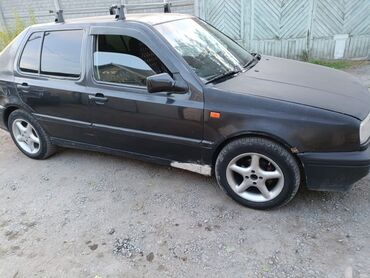 Volkswagen: Volkswagen Vento: 1993 г., 1.8 л, Механика, Бензин, Седан