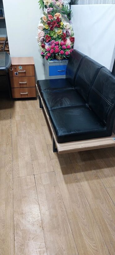 Ofis dolabları: Ofis üçün dolab müdür mebeli tək oturacaqlar Şüşəli dolab sənəd -da lalafo.az — 18 Ofis dolabları: Ofis üçün dolab müdür mebeli tək oturacaqlar Şüşəli dolab sənəd — 18