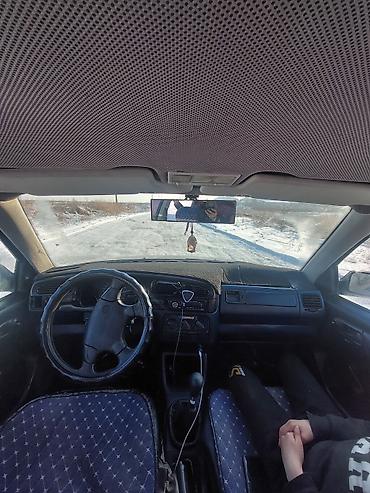 сурочно: Volkswagen Vento: 1992 г., 1.8 л, Механика, Бензин, Седан — 2