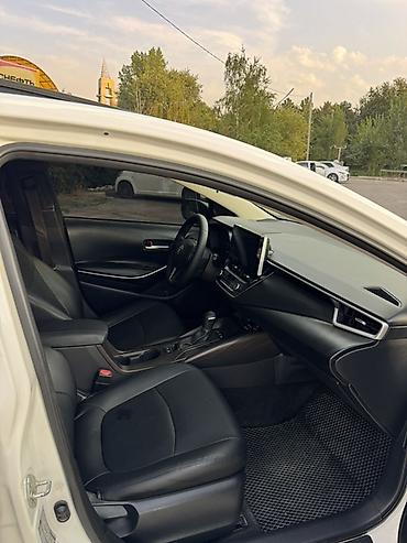 есть рассрочка: Toyota Corolla: 2020 г., 1.8 л, Вариатор, Гибрид, Седан — 8