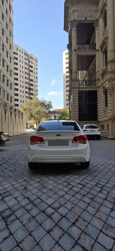 Chevrolet: Chevrolet Cruze: 1.8 l | 2014 il 267000 km Sedan — 5