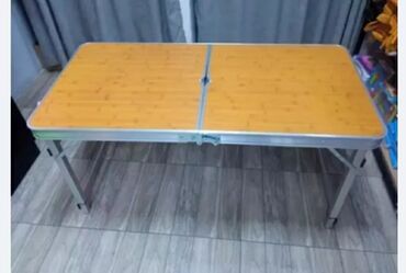 раскладной столик: Стол, цвет - Оранжевый, Новый