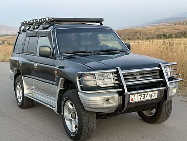 посадка машины: Mitsubishi Pajero: 2013 г., 2.4 л, Механика, Бензин, Жол тандабас