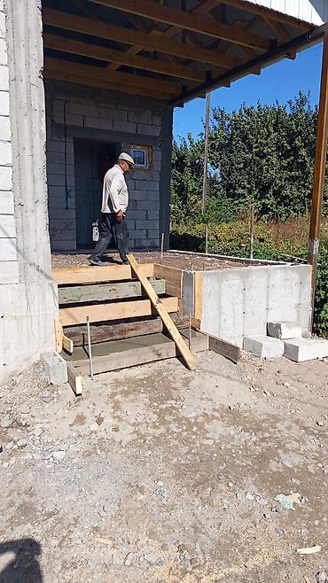 Продажа коттеджей и домов: Продаётся дом .жаны салынган.участок 5.5 обделка иши бар.баасы — 3