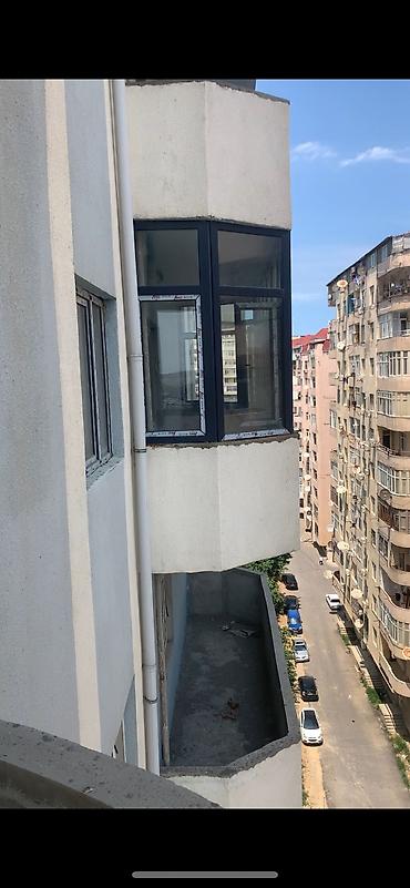 Mənzillər: Yeni Yasamal, 3 otaqlı, Yeni tikili, m. İnşaatçılar, 140 kv. m — 1