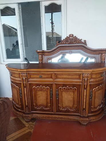 metbex naboru: Klassik üslubda taxta qonaq otağı mebeli dəsti - Material: təbii ağac — 2