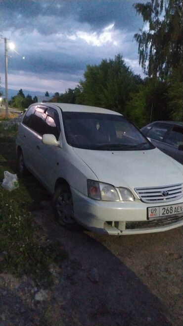 авто парк: Toyota Gaia: 2000 г., 2 л, Автомат, Бензин, Вэн/Минивэн