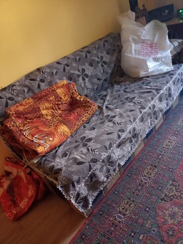 диван с подушками: Диван, Б/у, Нераскладной, Без подьемного механизма, Ткань, Нет доставки