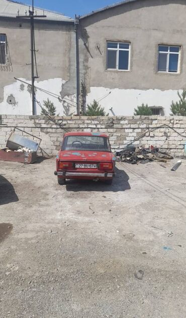 ваза напольная керамическая высокая: VAZ (LADA) 2103 : 1.6 l | 1982 il 200000 km Sedan