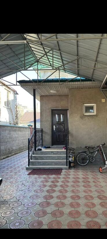 Долгосрочная аренда домов: 54 м², 3 комнаты, Парковка, Забор, огорожен