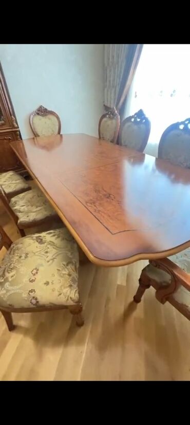 Masa desti. 550azn. 8 stulla. masa açılır. ünvan xetai(3757)*Tehi