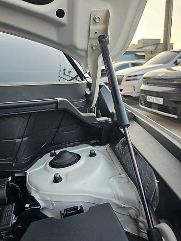 Kia: Kia Niro: 2022 г., Гибрид, Кроссовер — 17