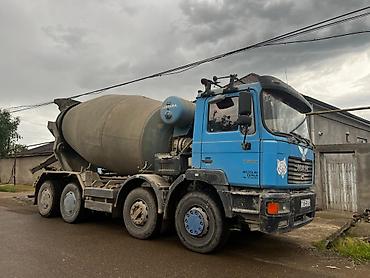 traktor traktor traktor: Yaxşı vəziyyətdədir işləkdir. Əlavə məlumatları əlaqə saxlayaraq — 3
