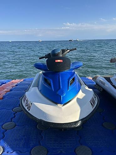 водные квадроциклы: Гидроцикл Sea‑Doo (синий/белый), двухместный.

Обмен / доплата — 1