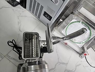 Мясорубки: Ətçəkən Pendir ve Ətçəkən maşın Model: CG22DM Güc 900 watt Volt — 8