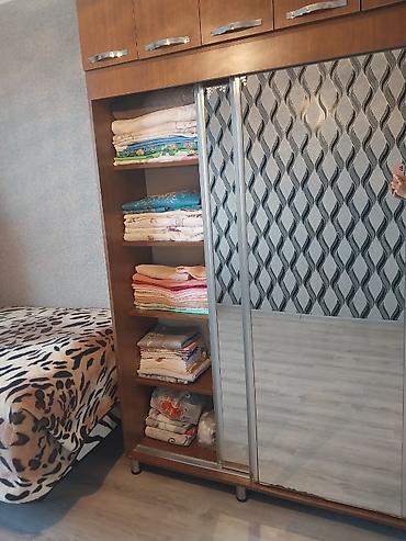 Dolablar: İşlənmiş, 2 qapılı, Güzgülü, Qəhvəyi, Taxta, Kupe, Düz dolab — 3