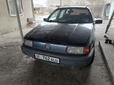 Volkswagen: Volkswagen Passat: 1988 г., 1.8 л, Механика, Бензин, Универсал