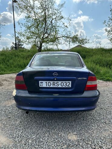 islenmis notebook satiram: Opel Vectra: 1.8 l | 1996 il | 2500 km Sedan