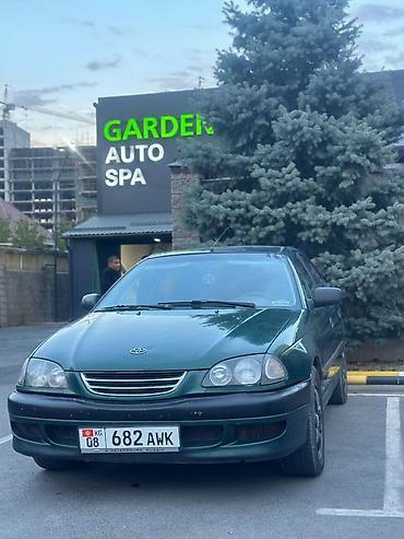 Toyota Avensis: 1998 г., 1.8 л, Механика, Бензин, Хэтчбэк
