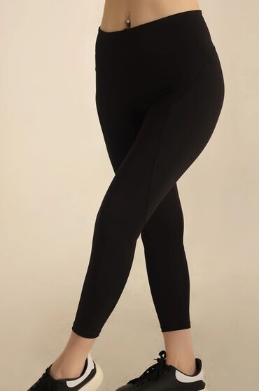 Qadın şalvarları: Taytlar m razmer 20 azn — 12