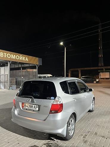 аито: Honda Fit: 2005 г., 1.3 л, Автомат, Бензин, Хэтчбэк — 4