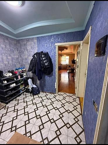 gundelik ev: Bakı, Qaraçuxur qəs., 5 otaqlı, Köhnə tikili, m. Neftçilər, 3 kv. m — 10