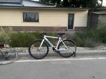 шоссейные покрышки на горный велосипед: Гравийный/шоссейный велосипед с рулём-бараном. Характеристики по