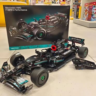 сколько стоит робот на пульте управления: Конструктор Mersedes AMG F1 в масштабе 1:8 ⚡️⚡️⚡️ В комплекте набор