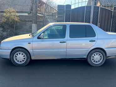 Volkswagen: Volkswagen Vento: 1995 г., 1.8 л, Механика, Бензин, Седан — 6