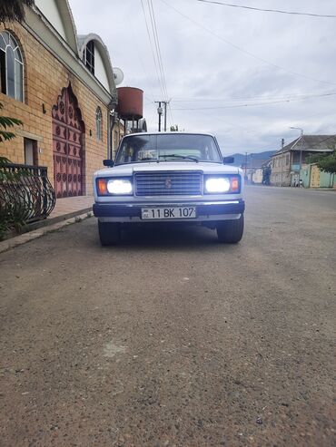 ваза напольная стеклянная высокая без узора: VAZ (LADA) 2107: 1.6 l | 2001 il 40385 km Sedan