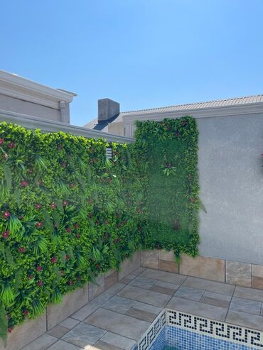 Süni güllər: Süni yaşıl divar paneli müxtəlif yaşıl yarpaqların və qırmızı — 6