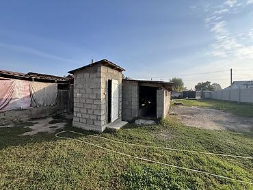 Продажа полдома: Продаю Дом Адрес: Сокулуксий район село Чат-Кель В общим иметься 16 — 8