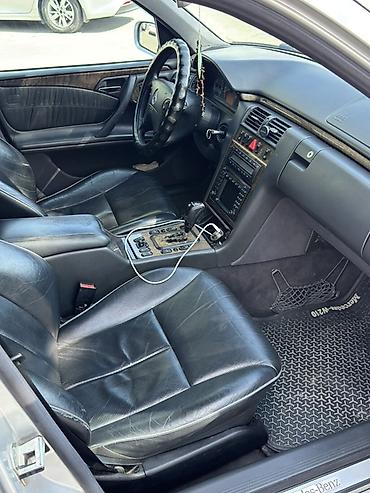 меерс 124: Mercedes-Benz E-Class: 2000 г., 3.2 л, Автомат, Бензин, Седан — 6