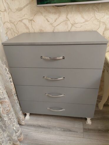 Rəflər: Güzgüsüz