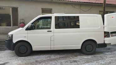 хочу купить мерседес спринтер грузовой 316 бу в германии: Фургон Volkswagen Transporter белого цвета, оснащенный двумя передними