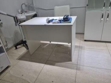 xirdalanda mebel salonlari: Həkim üçün oturacaq və qabaq stolu sadə çəkməcəsiz Bütün modellərdə