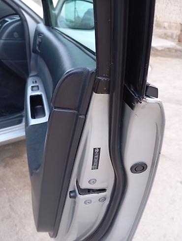 Наклейки и эмблемы: Оригинальные заводские наклейки/шильдики VIN Toyota - Комплект — 2