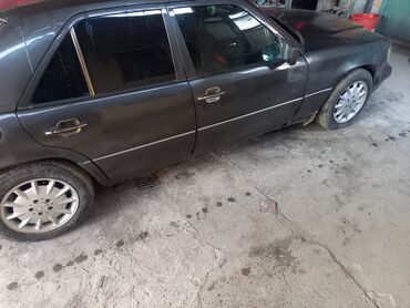 Mercedes-Benz: Mercedes-Benz E-Class: 1991 г., 2 л, Механика, Газ, Седан